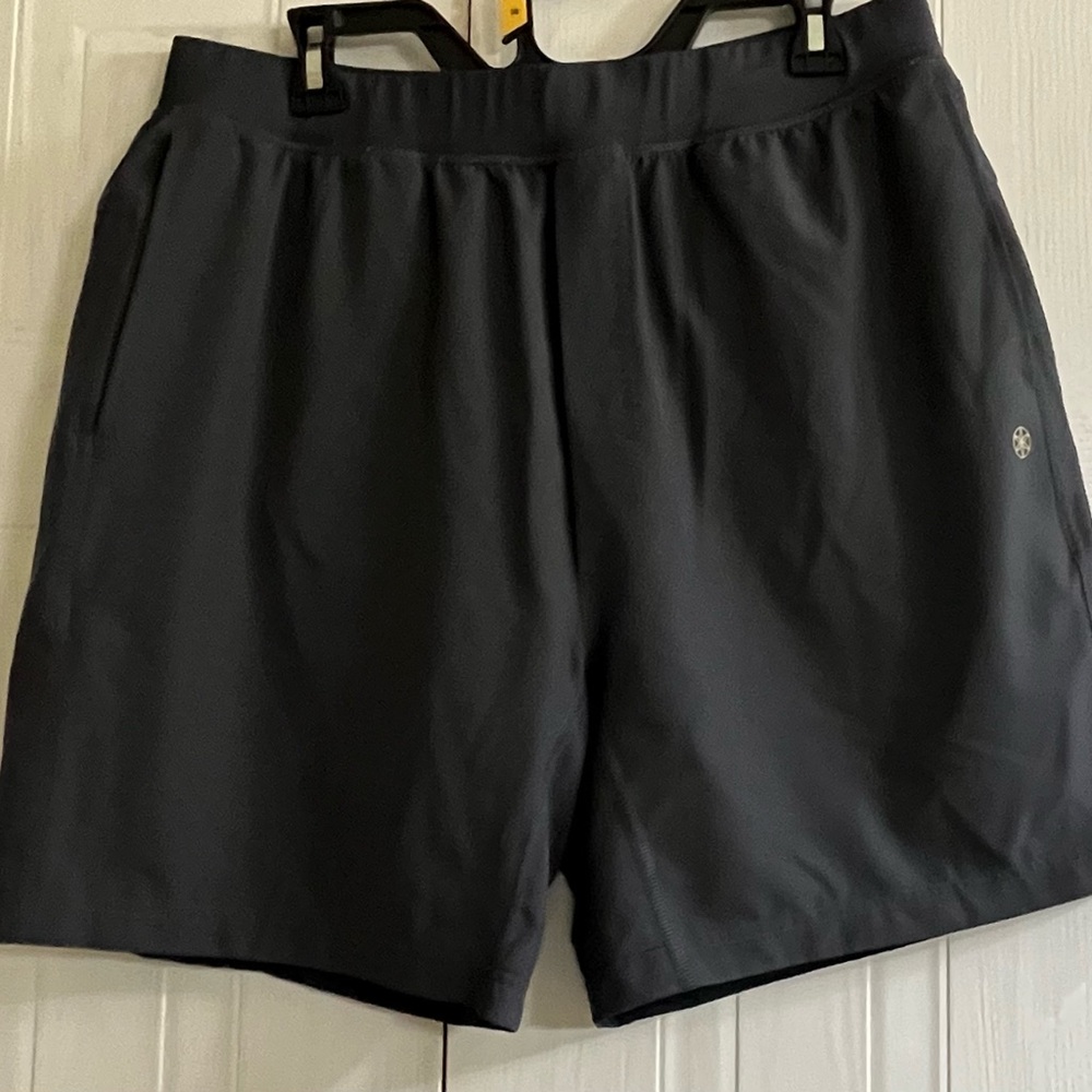 Gaiam men’s shirts size L
